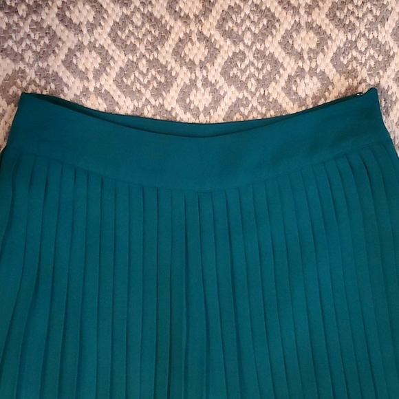 NWOT LC Lauren Conrad Pleated Crepe Skort- Women's - Picture 13 of 16